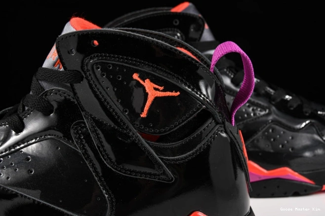 313358-006 Air 7 Black Retro Jordan Patent 0614